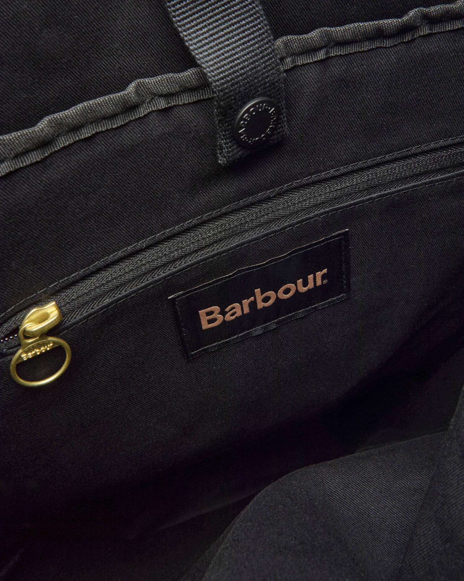 BARBOUR TRANSPORT FOLDOVER BACKPACK - NAVY - Image 10