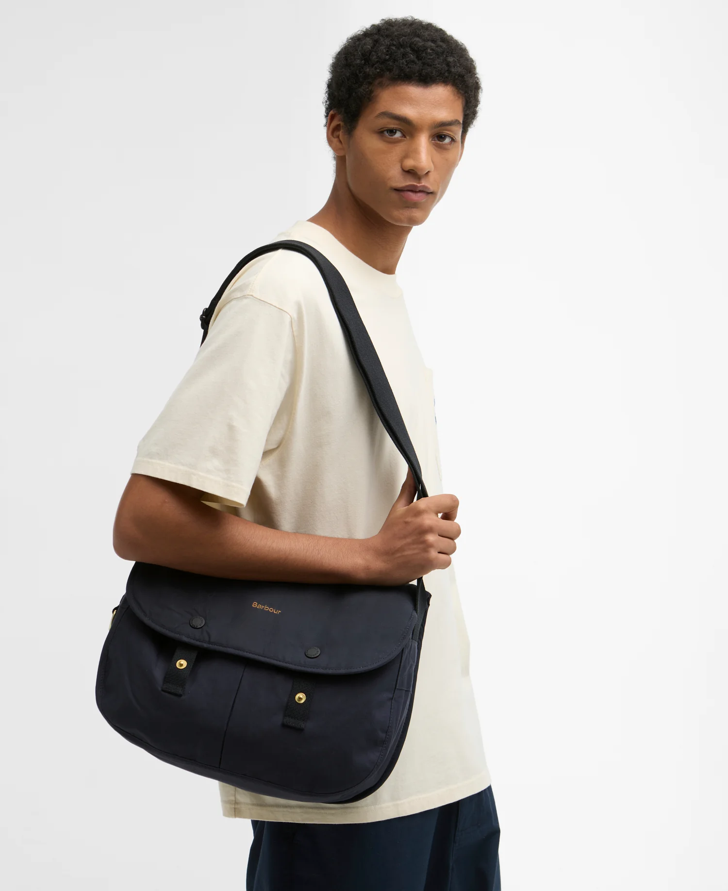 BARBOUR TRANSPORT RIEVER CROSSBODY BAG - NAVY - Image 2