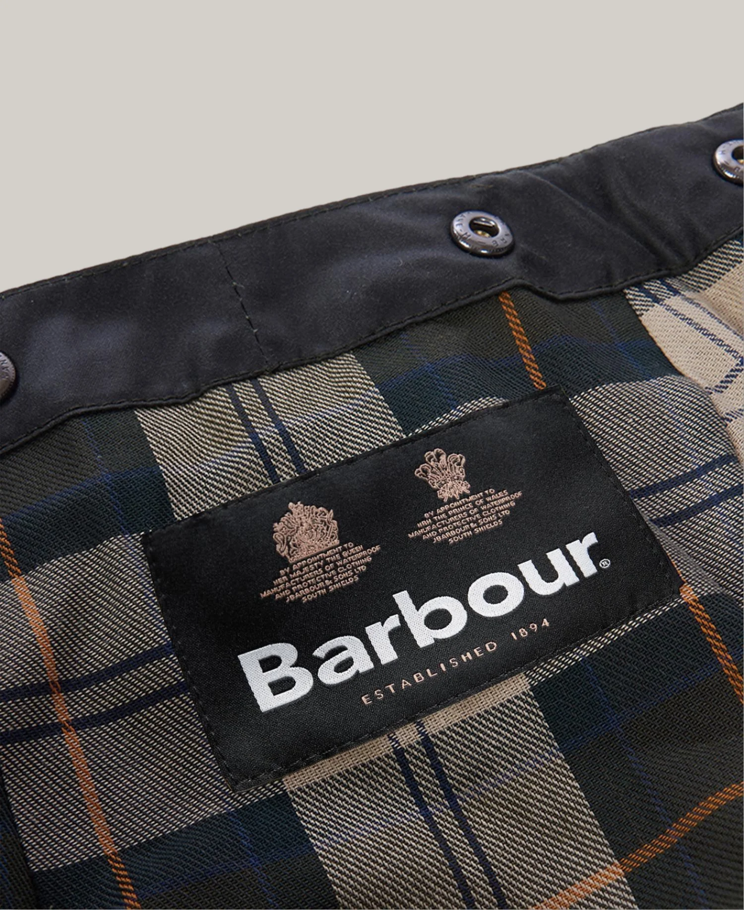BARBOUR WAXED COTTON HOOD W/ TARTAN LINING - SAGE - Image 3
