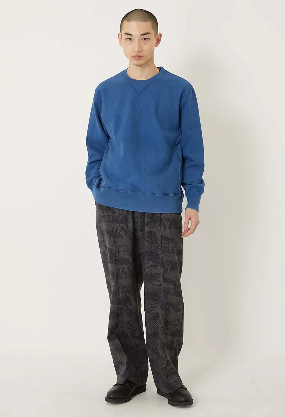 BLUE BLUE JAPAN KNITTED ORGANIC COTTON SWEAT HAND DYED CREW NECK PULLOVER - INDIGO - Image 3