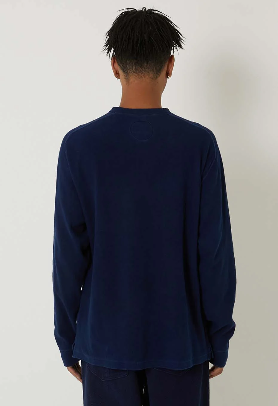 BLUE BLUE JAPAN MOD HAND DYED SLUB COTTON CREWNECK LS TEE - INDIGO - Image 8