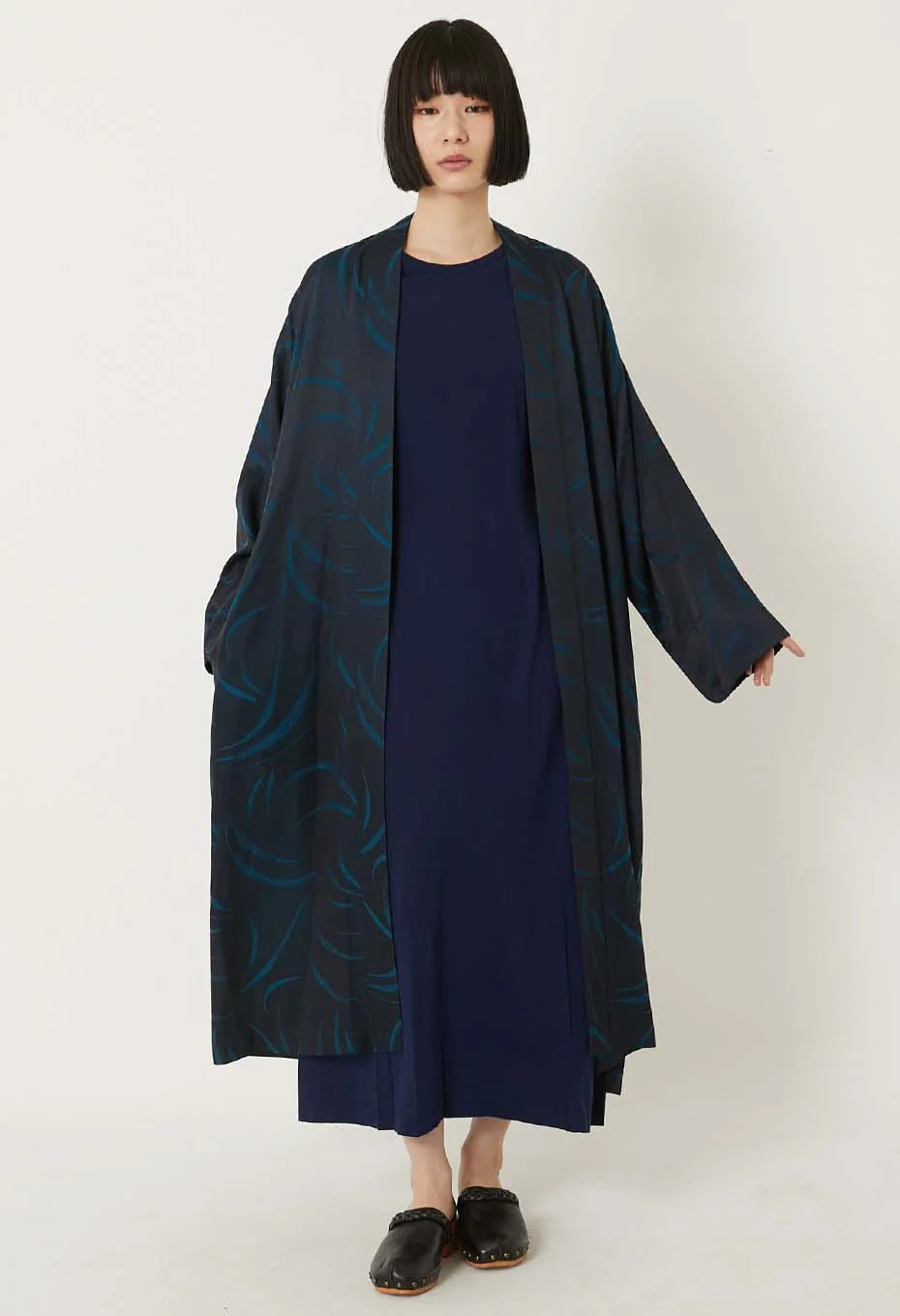 BLUE BLUE JAPAN WOMEN'S MEBUKI SATIN HAORI JACKET - DARK NAVY - Image 8