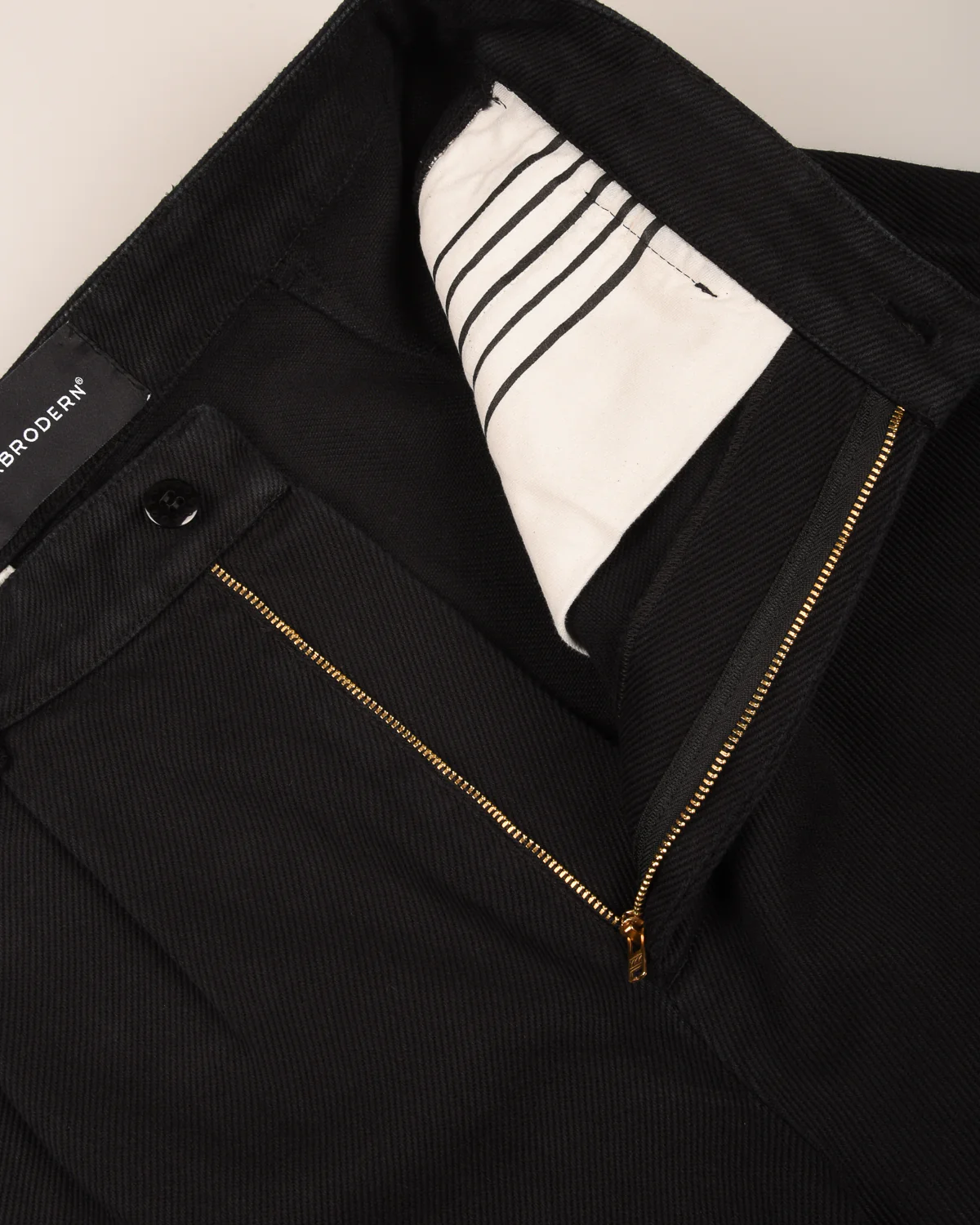 GRÅBRODERN EKE CHINO - BLACK TWILL - Image 4
