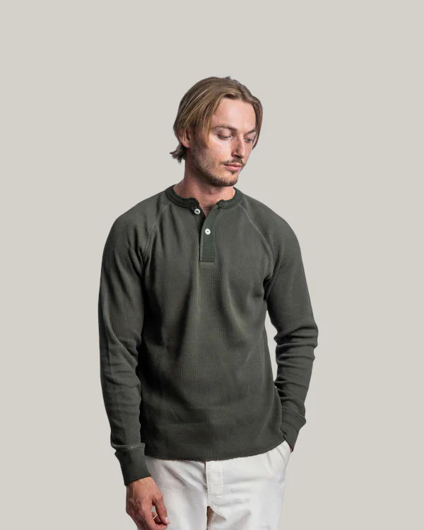 HEIMAT HENLEY WAFFLE TOP - MILITARY GREEN - Image 2