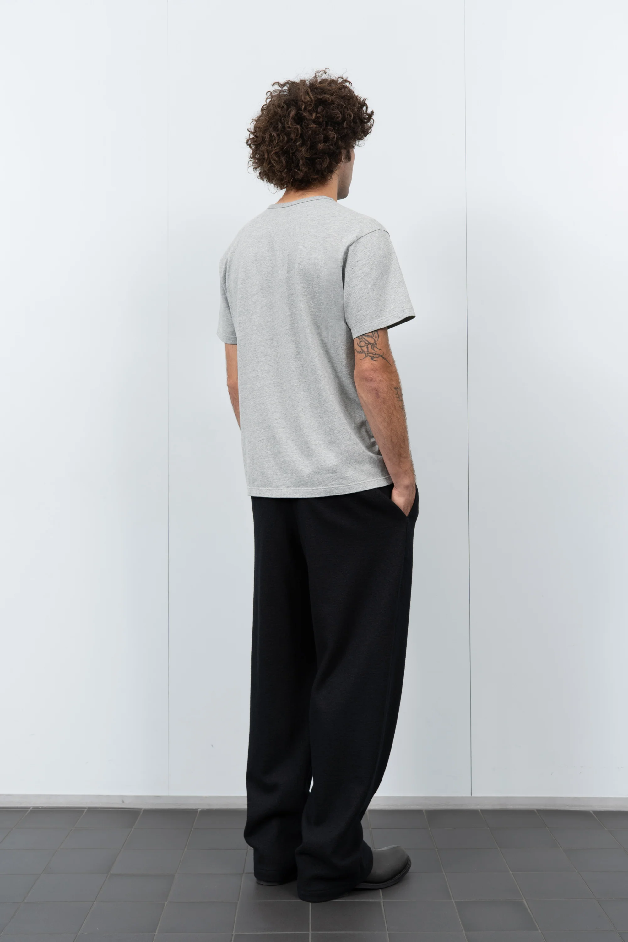 LADY WHITE CO. TEE 2 PACK - HEATHER GREY - Image 6