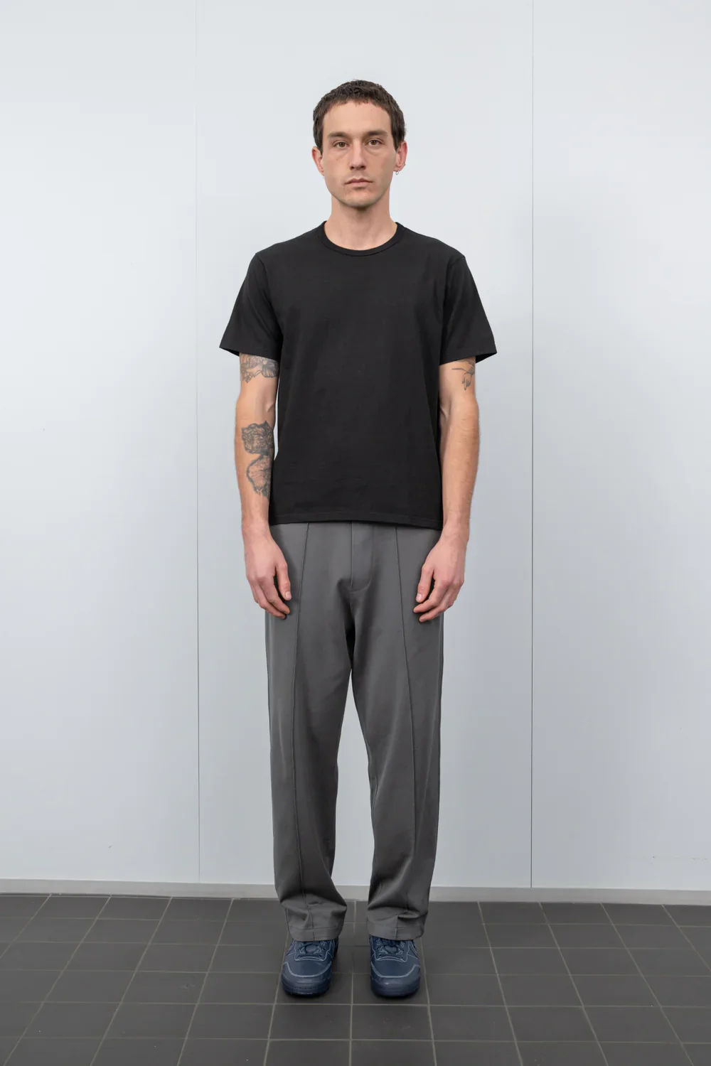 LADY WHITE CO. TEE 2 PACK - BLACK - Image 6