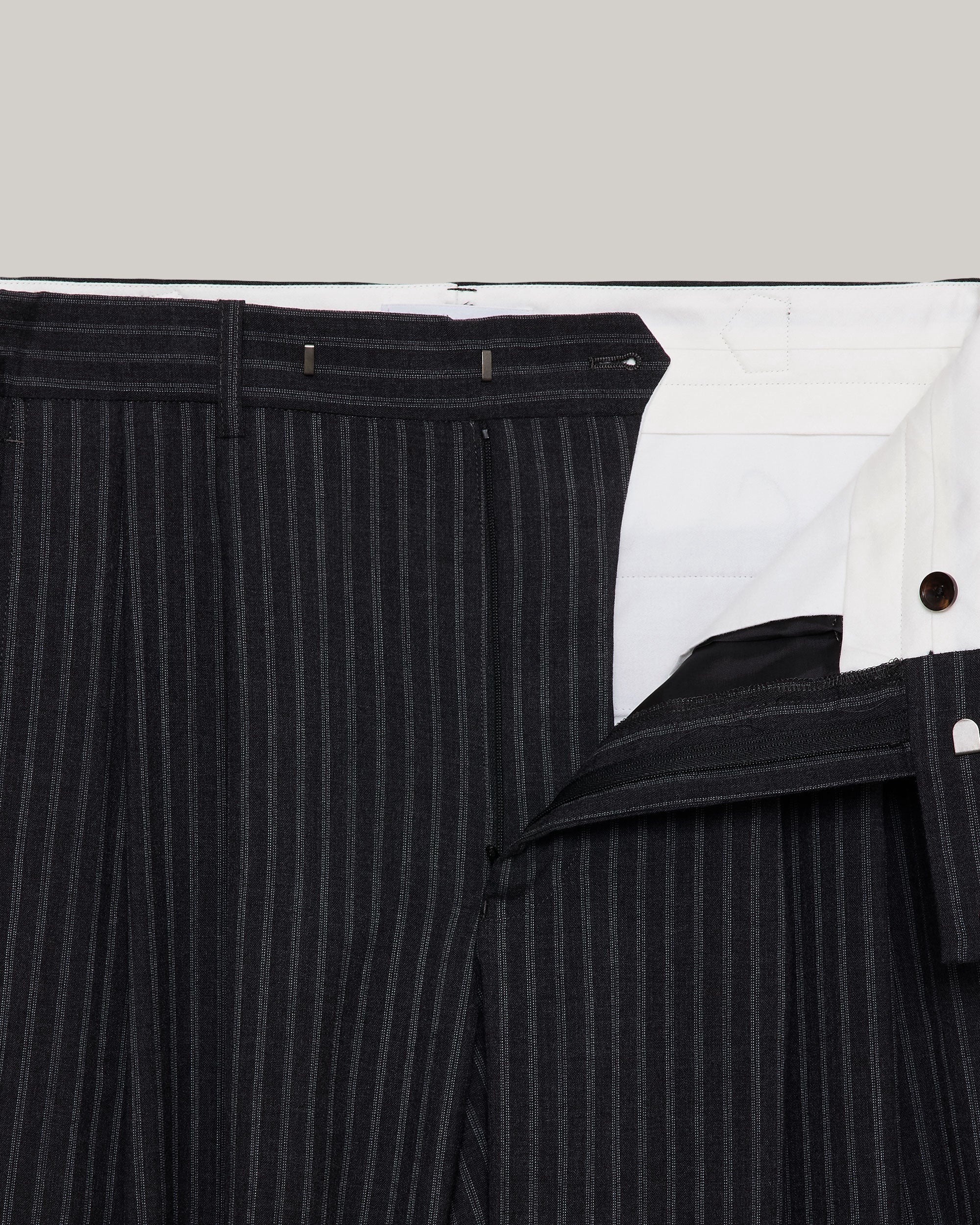 MARKA TWO TUCK BAGGY TROUSERS - GRAY STRIPE - Image 2