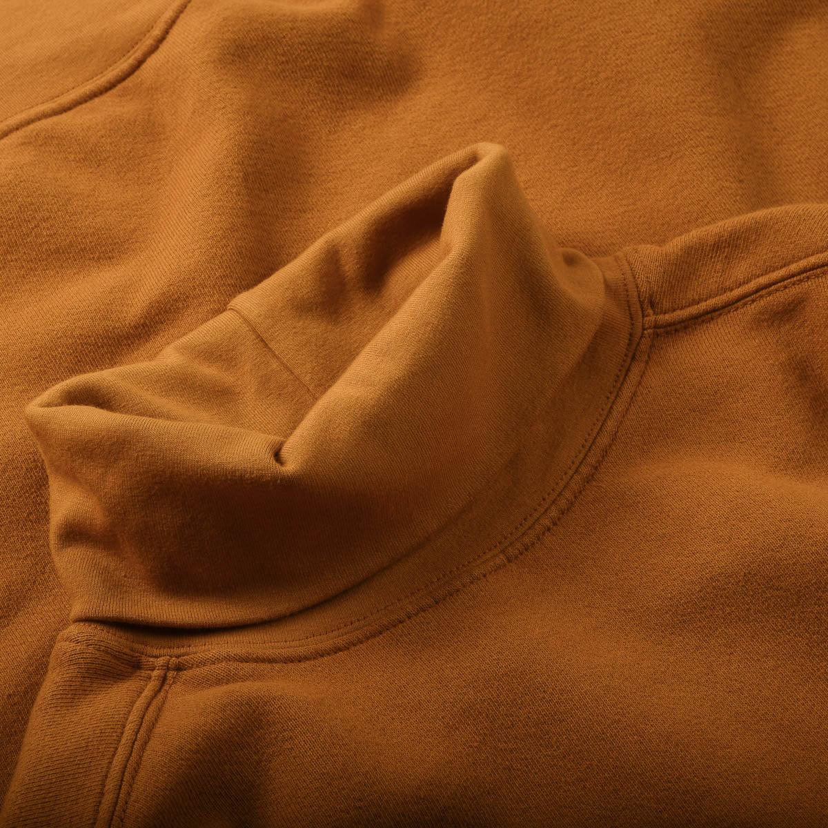MONITALY SUPER RUSSELL TURTLE NECK SWEATSHIRT - MUSTARD - Image 4