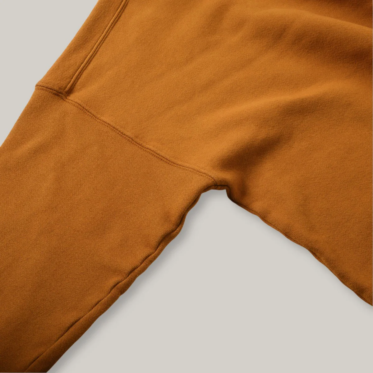 MONITALY SUPER RUSSELL TURTLE NECK SWEATSHIRT - MUSTARD - Image 7