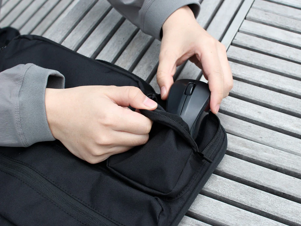 SNOW PEAK EVERYDAY USE LAPTOP CASE - BLACK - Image 4